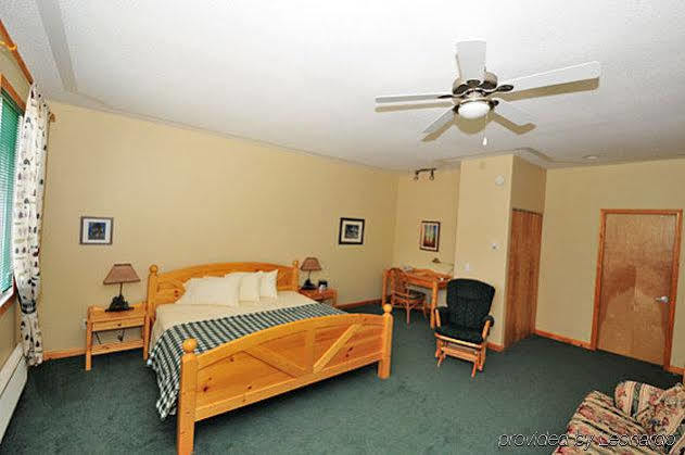 Aurora Inn Dawson City Extérieur photo