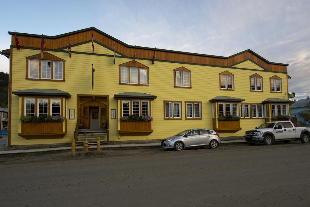 Aurora Inn Dawson City Extérieur photo